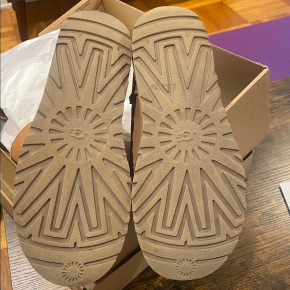 Authentic UGG Tan Sheepskin Boots - Picture 12 of 12